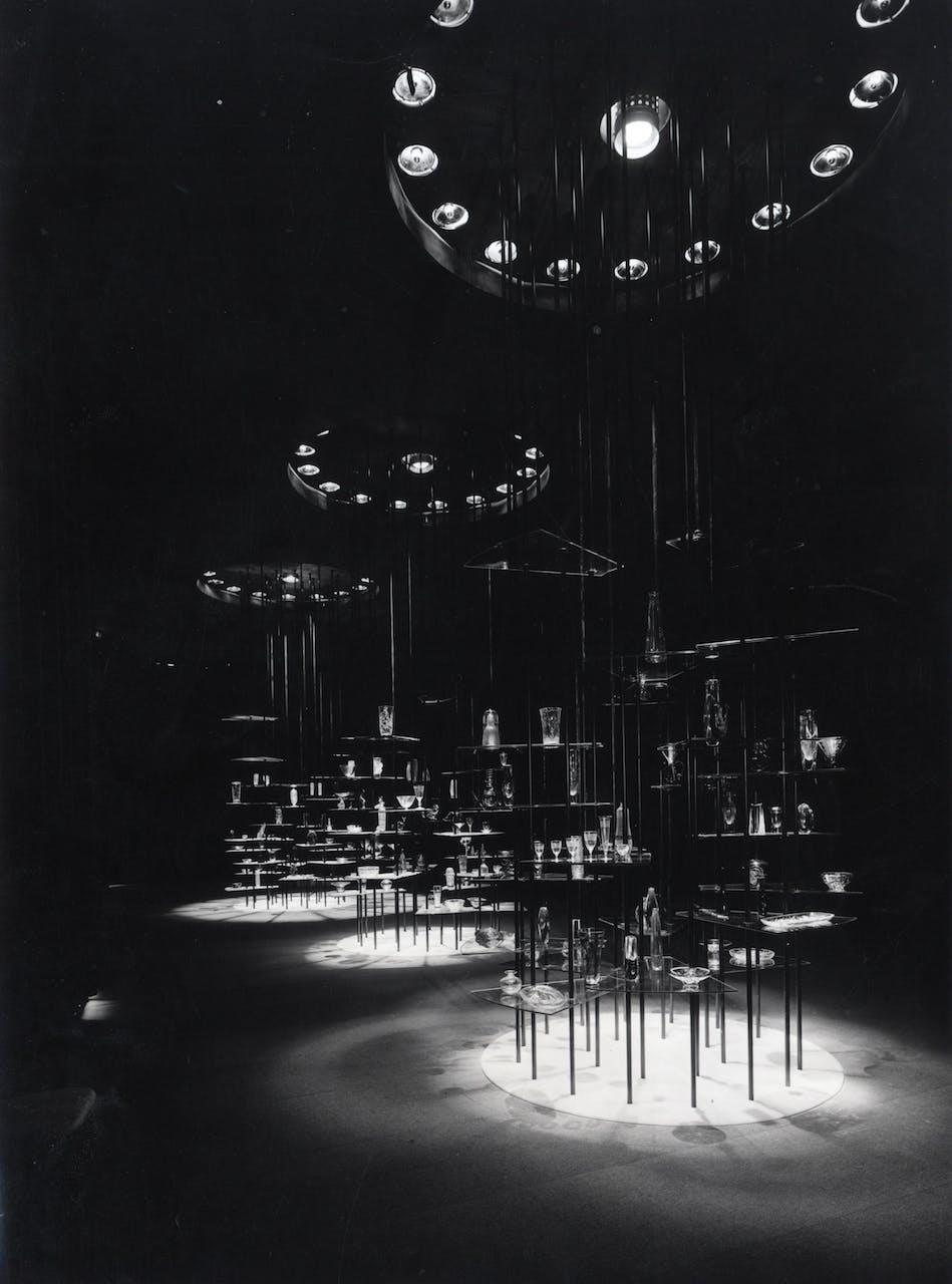 XI Triennale - Sezione della Cecoslovacchia - Corsia blu della sezione della Cecoslovacchia, progetto dell'allestimento dell'architetto Frantisek Tröster, 1957